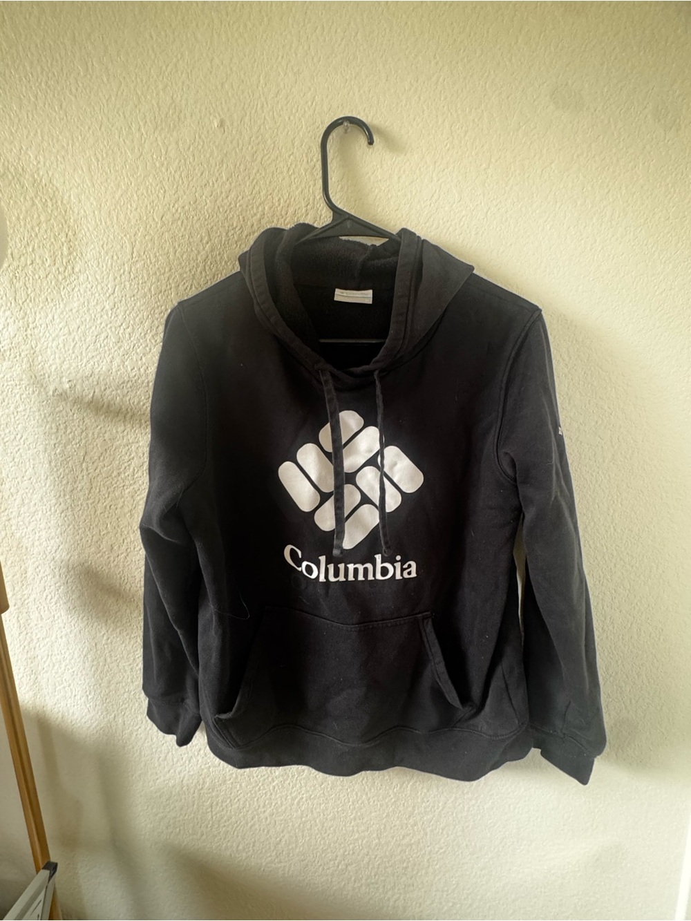 Columbia Women’s Black Logo Hoodie Sweater